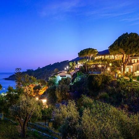 Hotel Baia Imperiale Spiaggia di Cavoli المظهر الخارجي الصورة