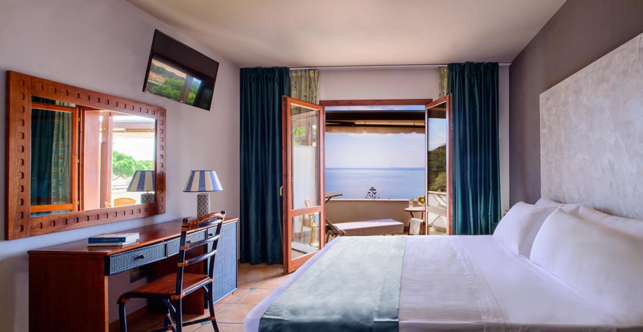 Hotel Baia Imperiale Spiaggia di Cavoli المظهر الخارجي الصورة