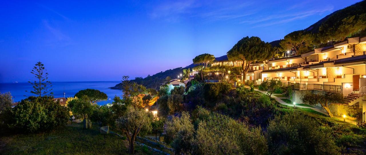 Hotel Baia Imperiale Spiaggia di Cavoli المظهر الخارجي الصورة