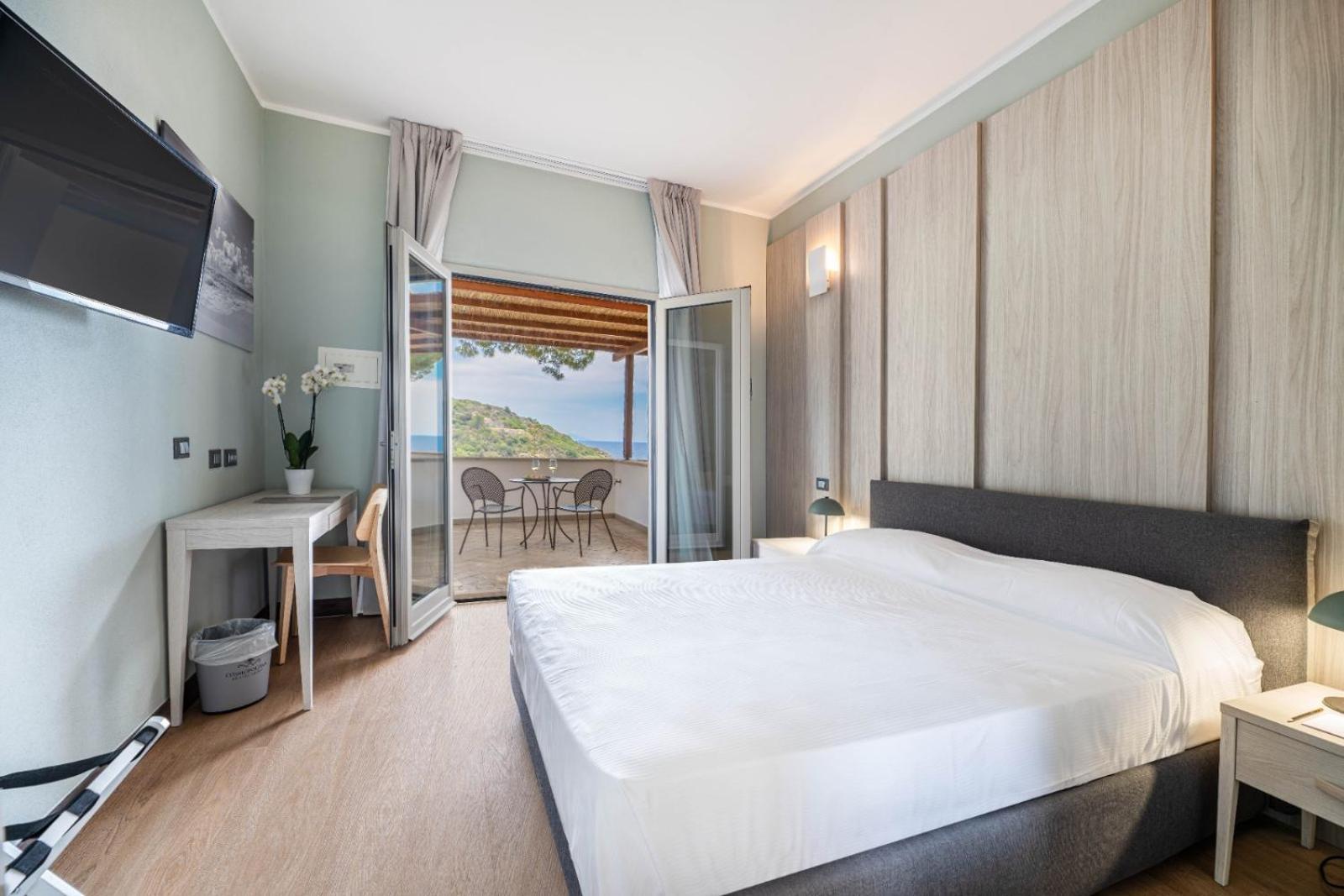 Hotel Baia Imperiale Spiaggia di Cavoli المظهر الخارجي الصورة