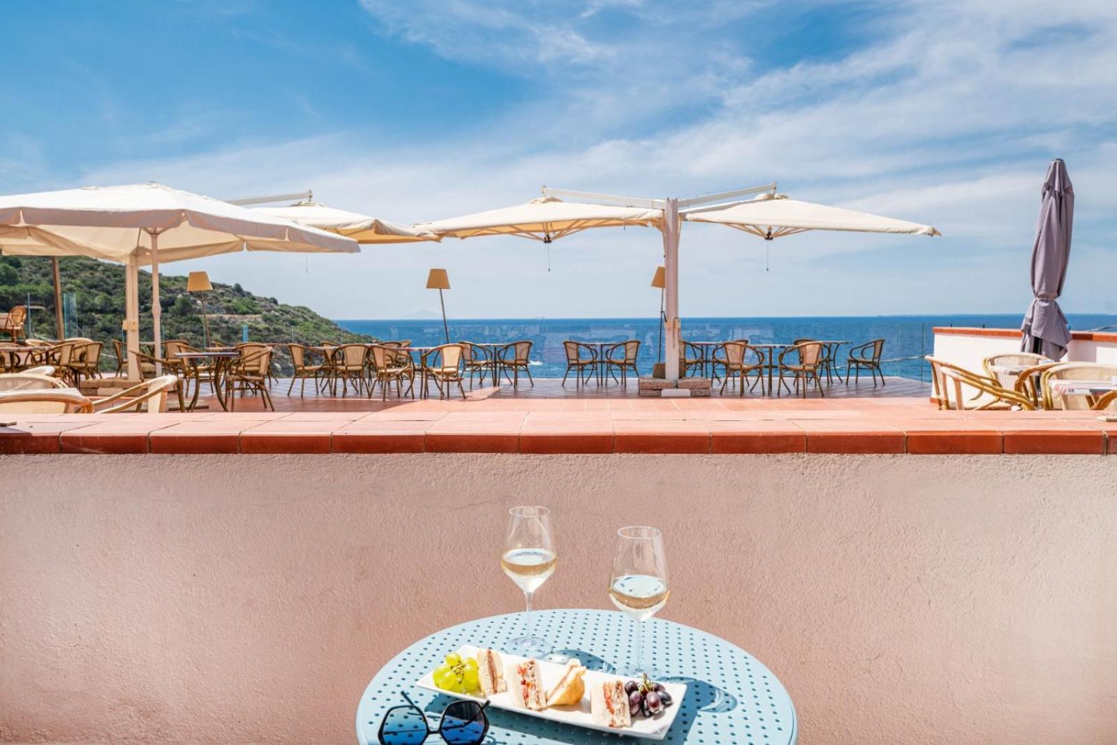 Hotel Baia Imperiale Spiaggia di Cavoli المظهر الخارجي الصورة